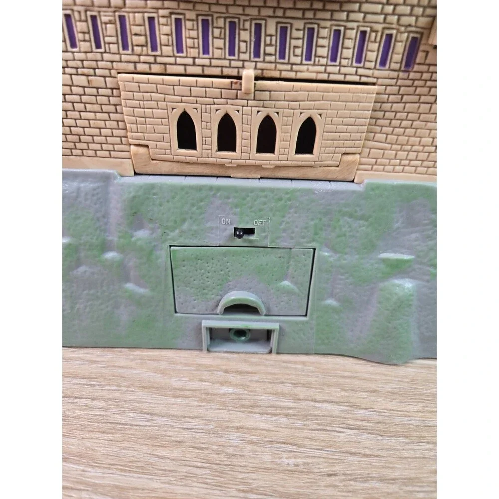 Harry Potter Hogwarts Castle Deluxe Playset 2001 Polly Pocket UNTESTED AS-IS